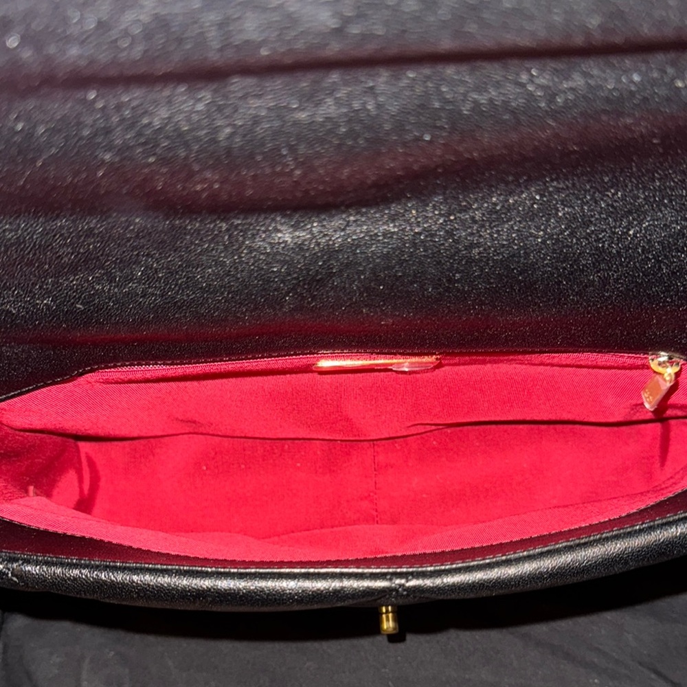 Chanel Black Crossbody Bag with Mixed Chain Strap - Picture 5 of 15